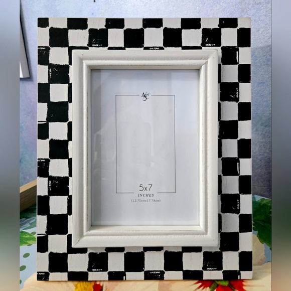 Black and White Checkered Wooden 5x7 Picture Frame - Picture 1 of 5